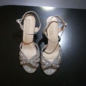 Benjamin Walk Touch Up Pumps New Size 8.5